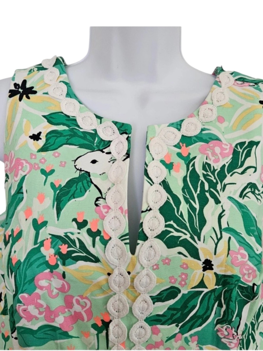 Crown & Ivy sleeveless shift dress features a green floral and bunny Size 10 - Picture 2 of 11